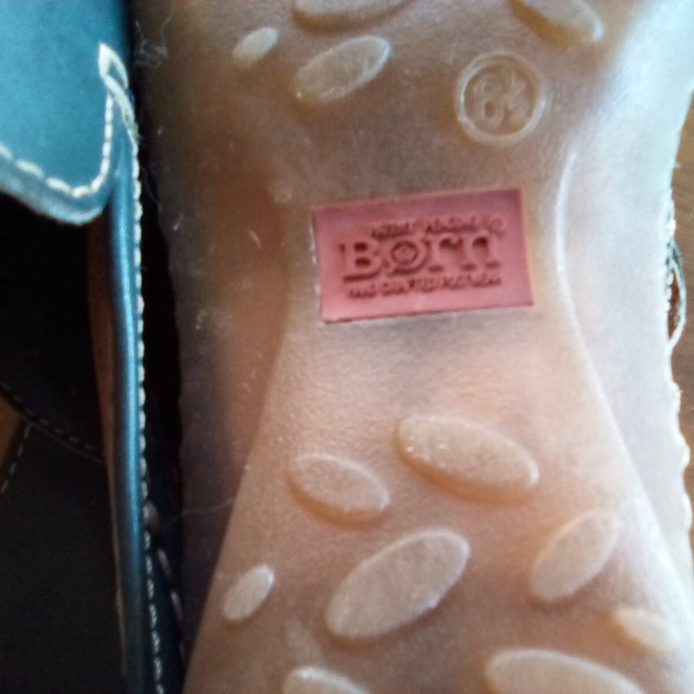 Shoes - Picture 4 of 5